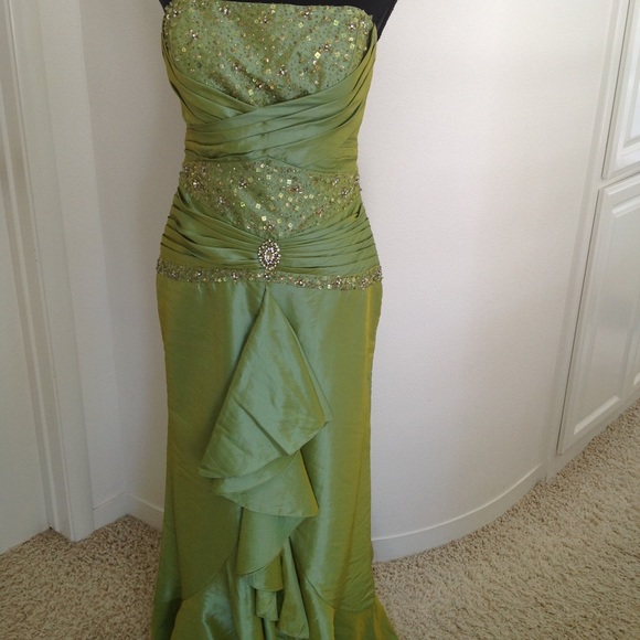 Party Dress - Picture 1 of 6